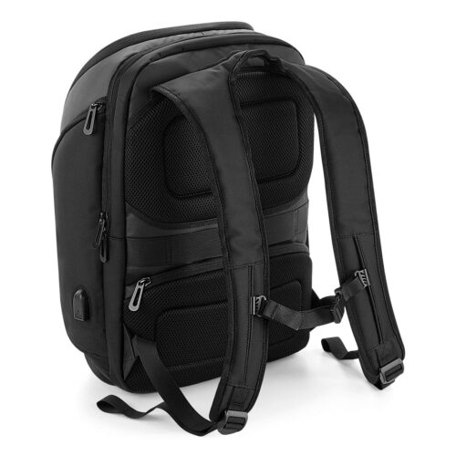 quadra pro tech charge backpack