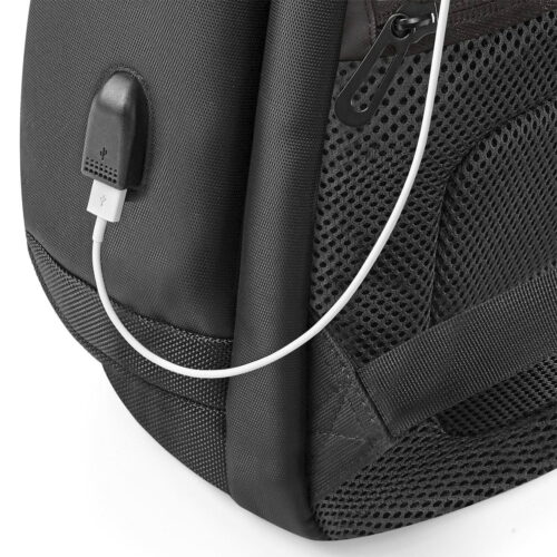 quadra pro tech charge backpack